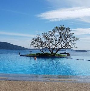 Meet your Posher, Hiam